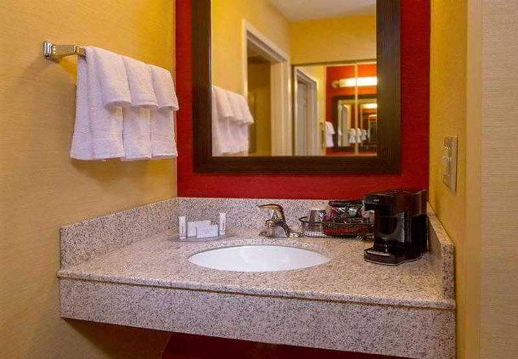 Bathroom 5, Sonesta Select Durham Research Triangle Park, Durham