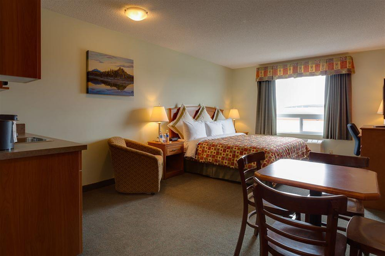 Bedroom 4, Service Plus Inns and Suites, Division No. 6