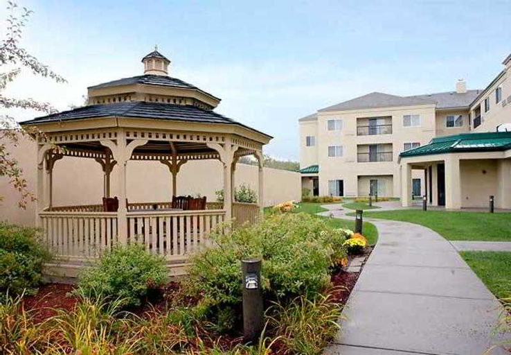 Courtyard by Marriott Raynham, Bristol
