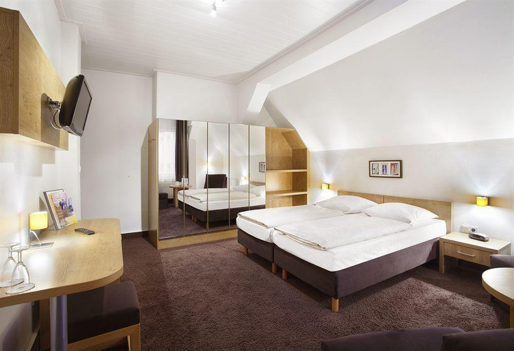 Bedroom 4, Hotel Jensen, Lübeck