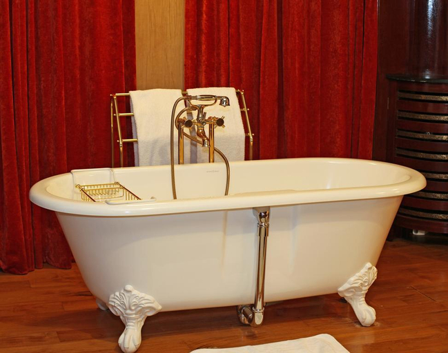 Bathroom 4, Hotel Esperance, Bruxelles