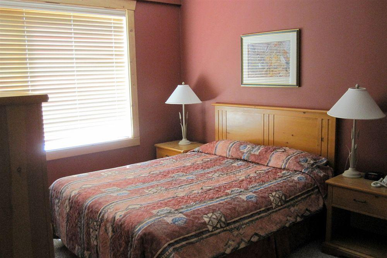 Bedroom 2, Cornerstone Lodge at Fernie Alpine Resort, East Kootenay
