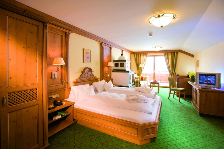 Bedroom 3, Alpenromantik Hotel Wirlerhof, Landeck
