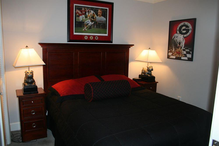Bedroom 3, Georgia Gameday Center, Clarke