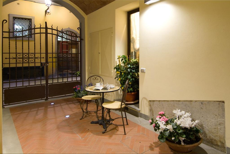 Exterior & Views 2, Accademia Residence, Prato