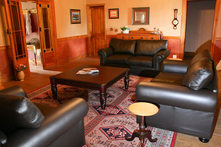 Public Area 4, De Denne Country Guest House, Eden