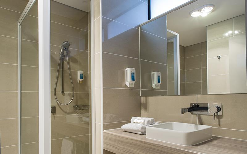 Bathroom 5, Foreshore Hotel, Clarence