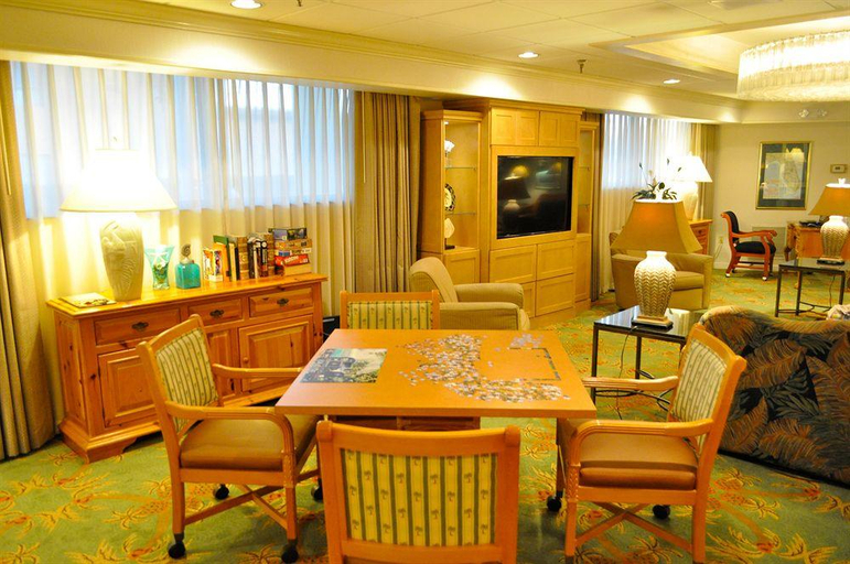 Food & Drinks 5, Nautilus Inn, Volusia