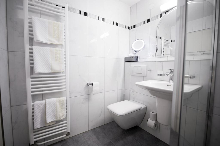 Bathroom 4, Langenwaldsee, Freudenstadt
