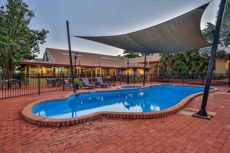 Sport & Beauty 2, Kimberley Hotel, Halls Creek
