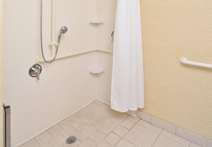 Bathroom 5, Fairfield Inn & Suites Birmingham Bessemer, Jefferson