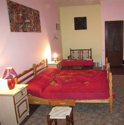 Sport & Beauty, Theatre Hostel, Yerevan