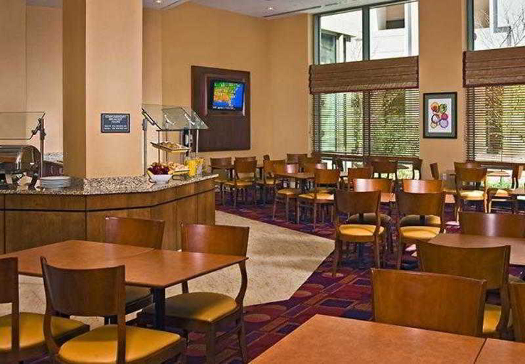 Food & Drinks 5, Residence Inn Arlington Courthouse, Arlington