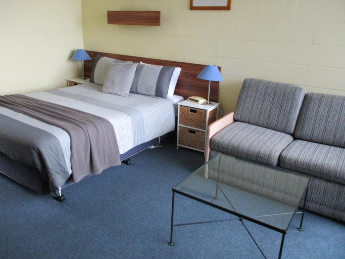 Bedroom 3, South Seas Motel & Apartments, Bega Valley