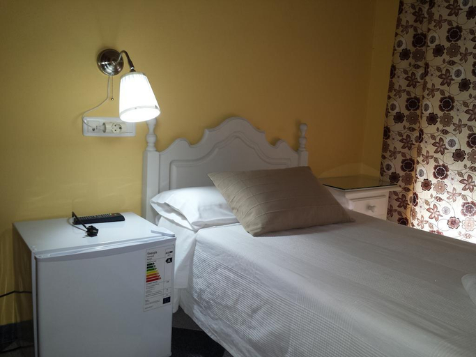 Bedroom 3, Hostal Restaurante La Giralda, Cádiz