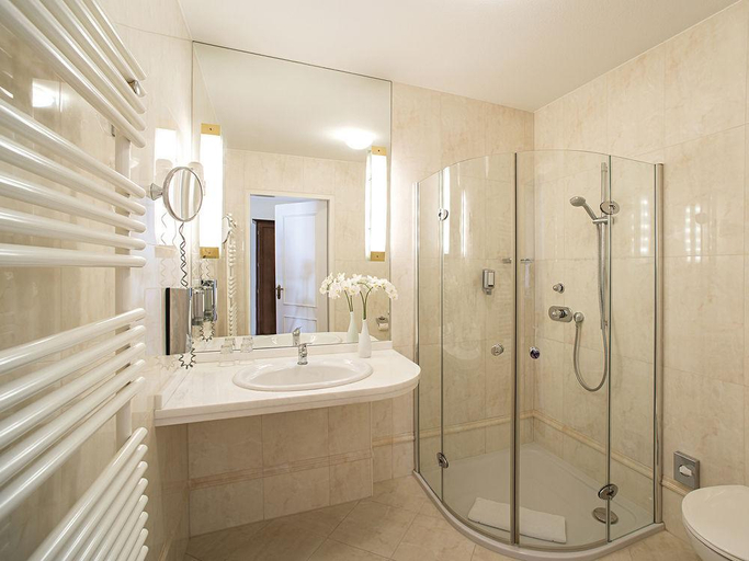 Bathroom 4, Victor's Residenz Erfurt, Erfurt