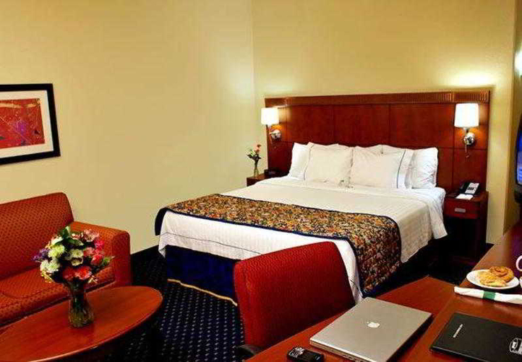 Bedroom 3, Courtyard Birmingham Hoover, Jefferson