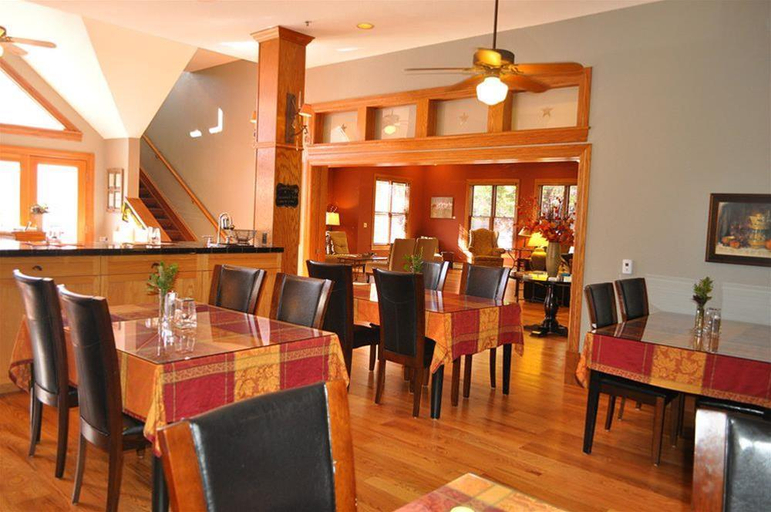Food & Drinks, The Bradley Boulder Inn, Boulder