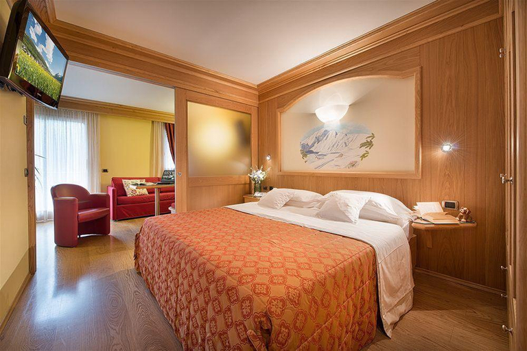 Exterior & Views 2, Hotel Baita Montana, Sondrio