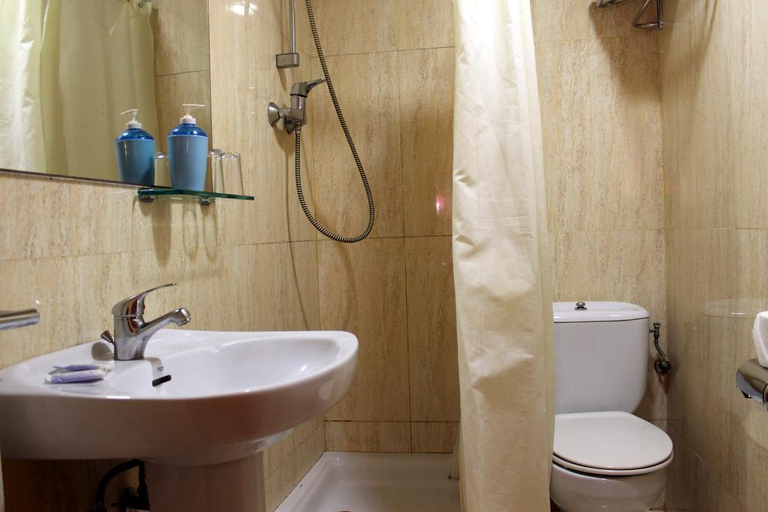 Bathroom 5, Coronado, Barcelona