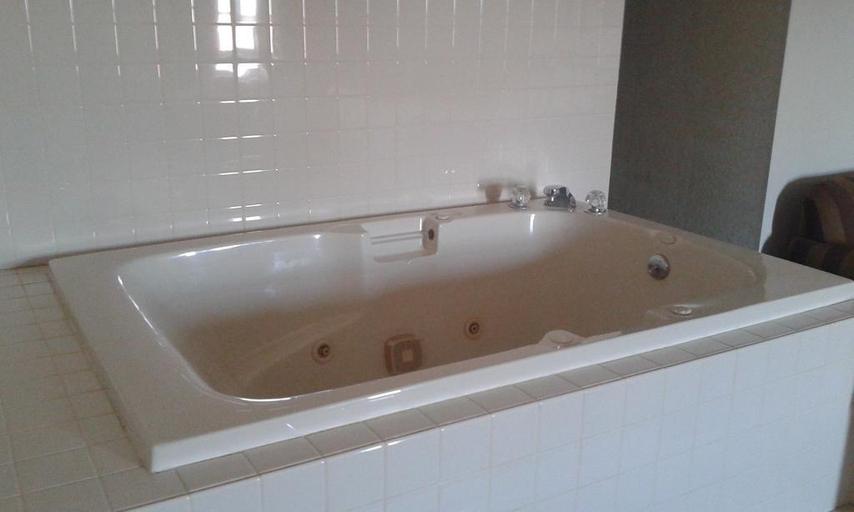 Bathroom, FairBridge Inn Express at Windsor Oaks, White