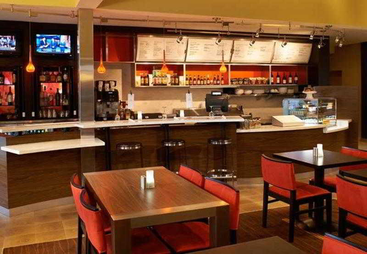 Food & Drinks 5, Courtyard Chicago Highland Park/Northbrook, Cook