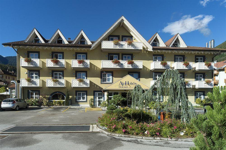Exterior & Views 2, Albergo Dimaro Welness & Family Hotel, Trento