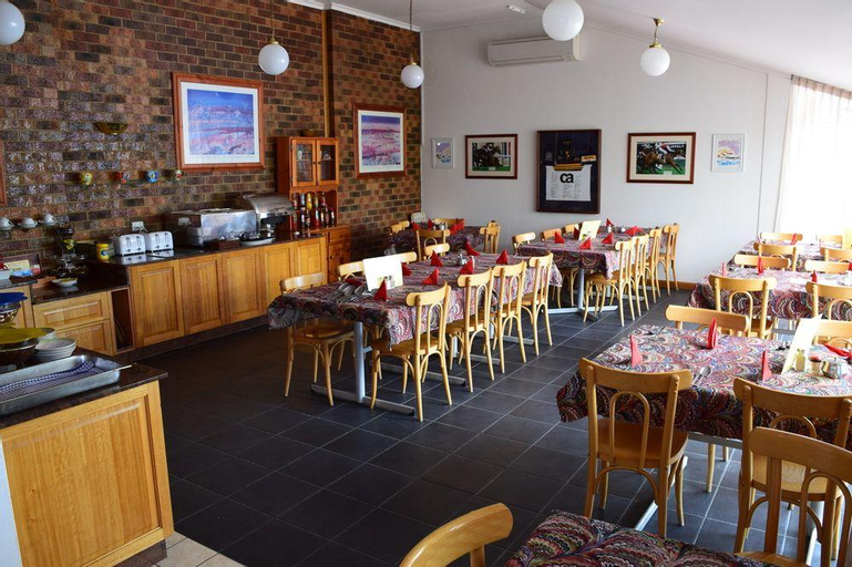 Food & Drinks 1, Golden Age Motor Inn, Queanbeyan