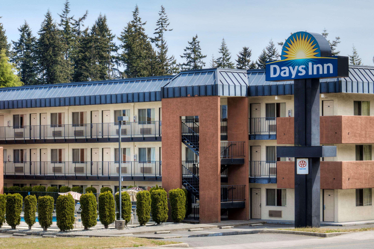 Exterior & Views 1, Olympic Inn & Suites, Clallam