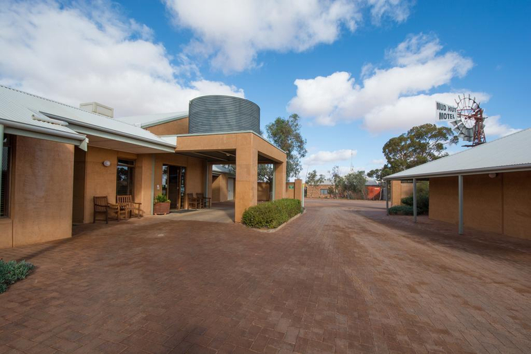 Exterior & Views 4, Mud Hut Motel, Coober Pedy