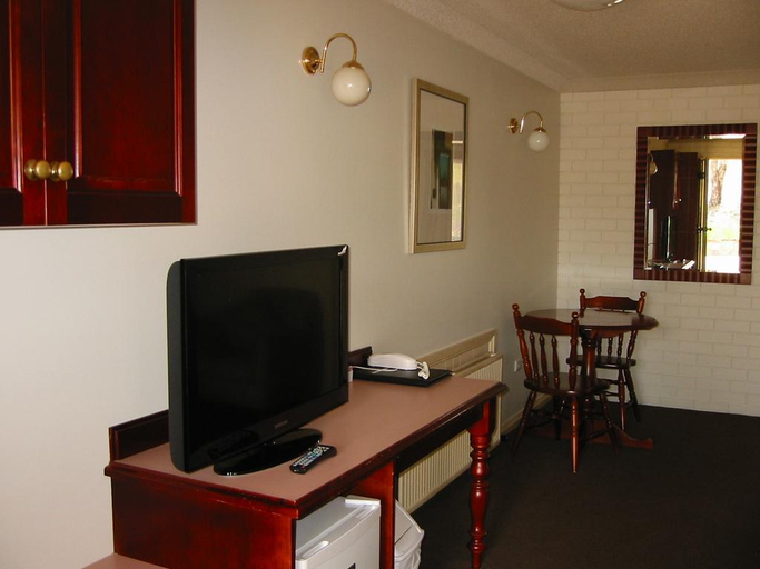 Exterior & Views 2, Country Comfort Tumut Valley Motel, Tumut