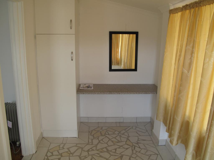 Bathroom 4, The Crescent Guesthouses - BnB/Self Catering, eThekwini