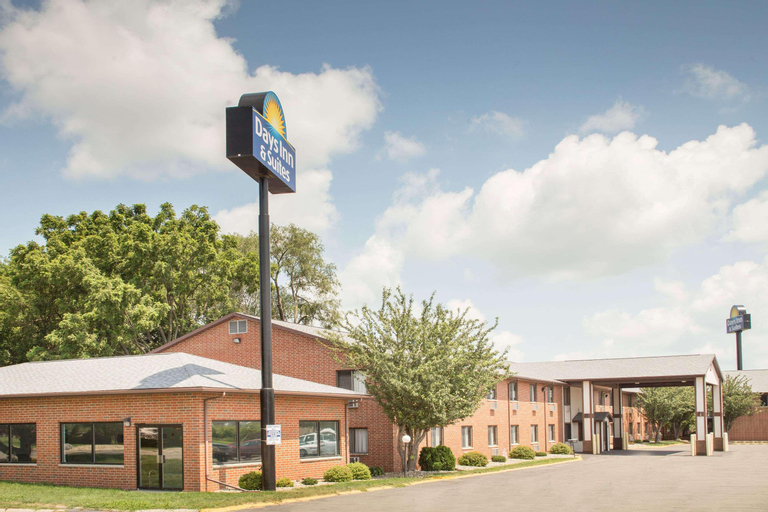 Days Inn & Suites by Wyndham Waterloo, Black Hawk