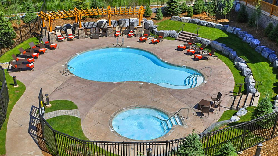 Sport & Beauty 5, Stoneridge Mountain Resort, Division No. 15