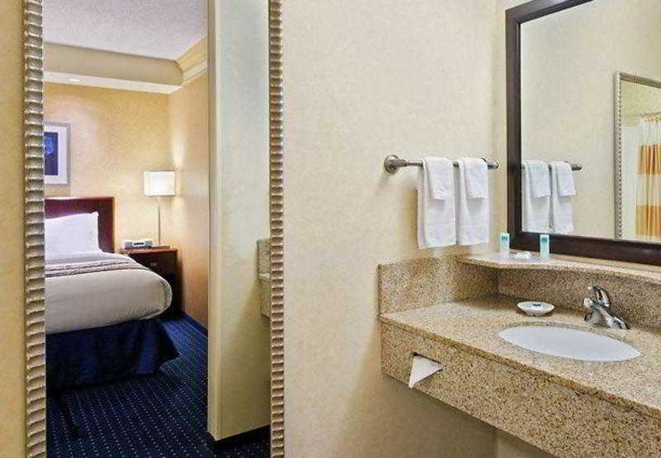 Bathroom 4, SpringHill Suites Detroit Southfield, Oakland