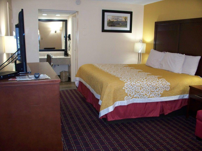 Bedroom 1, Bluegrass Inn, Franklin