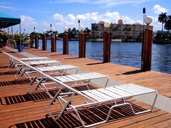 Exterior & Views 3, Sands Harbor Resort and Marina, Broward