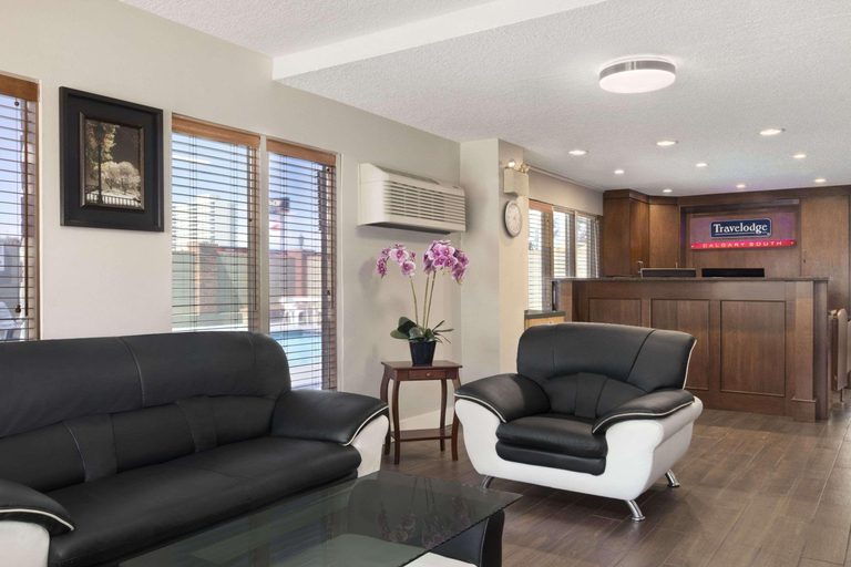 Public Area 2, Travelodge by Wyndham Calgary South, Division No. 6
