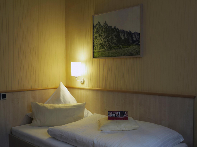 Bedroom 3, 콘숨 베르크호텔 오버호프, Schmalkalden-Meiningen