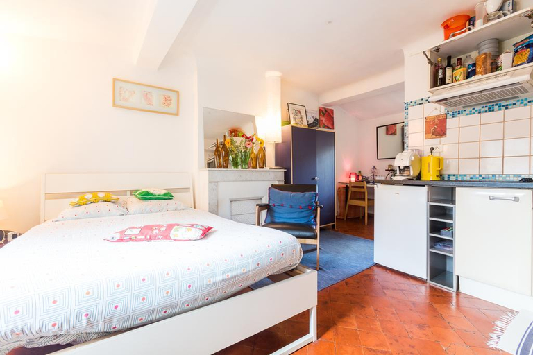 Bedroom 4, Finsonius Studios, Bouches-du-Rhône