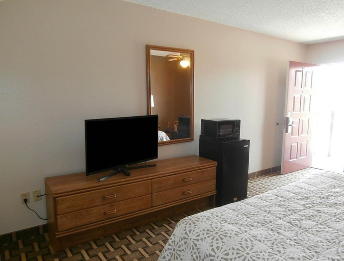 Public Area 3, America's Best Value Inn Blue Ridge, Fannin