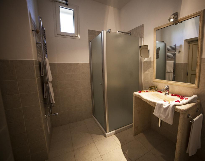 Bathroom 4, Casale del Murgese, Brindisi