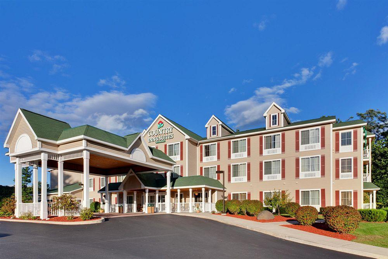 Country Inn & Suites by Radisson, Lake George (Que, Warren
