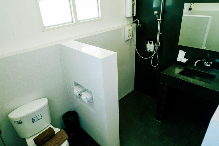 Bathroom 4, Green Gallery Bed Breakfast, Hua Hin