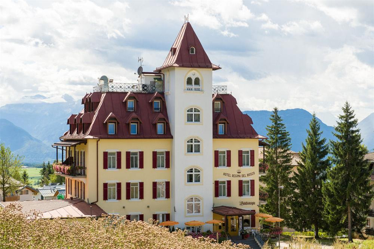 Exterior & Views 2, Regina del Bosco / Waldkönigin, Trento
