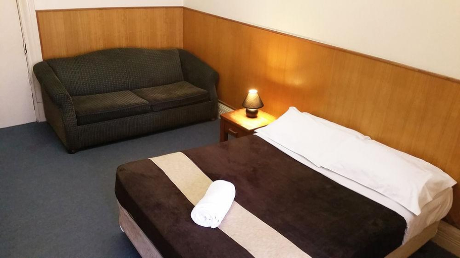 Bedroom 4, Holiday Lodge Hotel, Sydney
