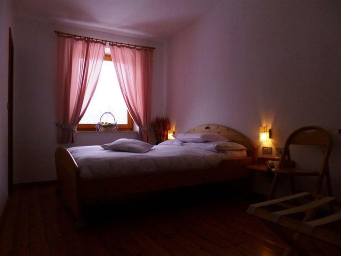 Bedroom 2, Garni Biancaneve Ruffre-Mendola, Trento