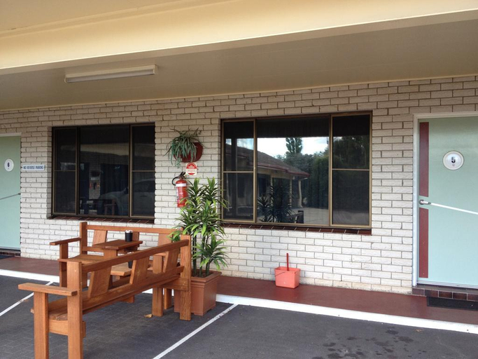 Public Area 3, Sapphire City Motor Inn, Inverell - Pt B