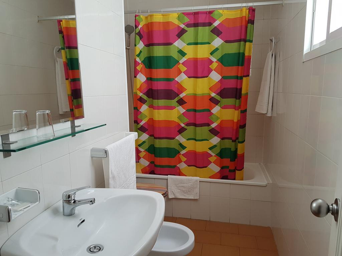 Bathroom 4, Hotel Dila, Málaga
