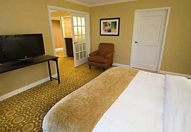 Bedroom 2, Falls Church Marriott Fairview Park, Fairfax